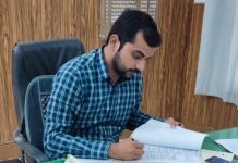 ایس ڈی او فیسکو سٹی سب ڈویژن شورکوٹ محمد عمران علی کا رویے کے خلاف عوام سراپا احتجاج