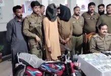 جھنگ : تھانہ موچیوالا سے افتخار عرف افی ایکٹیو ڈکیت گینگ کے دو ملزمان گرفتار،