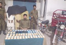 ڈی پی او ملک طارق محبوب کی قیادت میں جھنگ پولیس ڈکیت گینگ کے خلاف ان ایکشن* تھانہ سٹی پولیس جھنگ کے SHO مخدوم اویس مظہر قریشی کی سر براہی میں پولیس تھانہ سٹی نے مشہور جھپٹا مارنے ولا گینگ کے تین رکنی گروہ کو گرفتار کر لیا ہے
