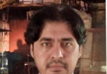 ٹریفک قوانین کی خلاف ورزی پرپکڑےجانیوالےڈرائیورکی انوکھی خواہش،تھانہ میں شخصی ضمانت پررہاکروانےکےآنیوالےشخص کوحوالات بندکروانےکیلئےمنتیں کرنےلگا،ننیندبہت آئی ہےحوالات بندکروادو،ننیندپوری کرلوں گا،ڈرائیورعبدالعزیزنیازی۔