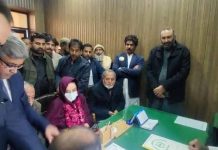 خانیوال۔امیدوار MPAپی پی 212 مخدومہ سیدہ روبینہ زھراء گردیزی نے کاغذات نامزدگی جمع کروادئیے