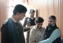 22 سال قبل اپنے گھر والوں سے بچھڑنے والے شخص کو پٹرولنگ پولیس پل باگڑ کے ملازمین نے اپنوں سے ملوا دیا،گھر میں خوشی کا سماں،پٹرولنگ پولیس پل باگڑ کے انچارج راؤ ثاقب کو اہل خانہ کی طرف سے دعائیں