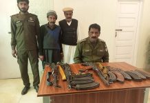 سرگودھا:تھانہ بھیرہ پولیس جرائم پیشہ عناصر کے خلاف سرگرم اشتہاری مجرم اور غیر قانونی اسلحہ رکھنے والے 02 ملزمان گرفتار