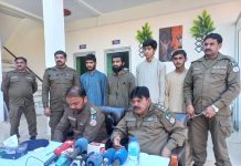 سلطان باہو (سٹارنیوز)گڑھ مہاراجہ کے اندھے قتل کے چارملزمان گرفتار، ڈی ایس پی، غضنفر خان،ایس ایچ او ذیشان حیدر کی میڈیا ٹاک، رپورٹ امتیاز شیخ