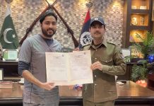 ڈی پی او محمد راشد ہدایت نے پولیس افسران اور شہدائے پولیس کی فیملیز کی طبی ویلفئیر کیلئے ڈاکٹرز ہسپتال اور جھنگ پولیس کے مابین MOU پر دستخط کئے ۔
