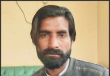 پولیس تھانہ سٹی کبیروالا کے اے ایس آئی منور ستار نے مجھے بغیر کسی وجہ کے دو دن تھانے کی حوالات میں بند رکھا،ملازمین مجھ پر تشدد بھی کرتے رہے،15 ہزار روپے بطور رشوت لے کر چھوڑ دیا،جامعہ تلاشی میں 3500 روپے کی رقم بھی واپس نہ کی،ڈی پی او خانیوال مجھے انصاف فراہم کریں،آصف بھٹی کی پریس کانفرنس