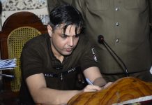 ڈی پی او کیپٹن (ر) بلال افتخار کیانی شہریوں کی دادرسی کیلئے متحرک، سیٹلائٹ ٹاؤن گول مسجد میں کھلی کچہری۔ ڈی پی او نے متعدد شہریوں کے مسائل کو سن کر حل کیلئے موقع پر احکامات جاری کئے