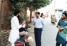 ڈپٹی کمشنر محمد عمیر نے جاری ستھرا پنجاب مہم کے تحت صفائی آپریشن کا جائزہ لینے کےلئے شہر کے مختلف علاقوں کا دورہ