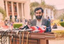 پوری پاکستانی قوم متحد ہے اور اپنی مسلح افواج کے ساتھ کھڑی ہے، مودی کسی غلط فہمی میں نہ رہے۔ افتخار خان بلوچ