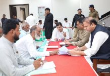 ٹوبہ ٹیک سنگھ: ڈپٹی کمشنر نعیم سندھو کی زیر صدارت کھلی کچہری، شہریوں کے مسائل سنے گئے