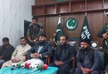 عوام انتخابات کے موقع پر جھنگ ڈویژن بناو کے مطالبے پر ووٹنگ کا فیصلہ کرے۔صاحبزادہ آصف معاویہ سیال۔ مرکزی نائب صدر علماء مشائخ ونگ مسلم لیگ ن پنجاب۔حقہ نشین سیاست دانوں کی جانب سے جھنگ کو محروم رکھا گیا، امیدوار قومی اسمبلی جھنگ۔ مقتدر طبقات تک ہماری آواز اورعوامی ترجمانی کا فریضہ سرانجام دیا جائے، مرکزی صدر جھنگ ڈویژن تحریک رائے انصرصدیقی۔ جھنگ ڈویژن کے قیام سے عوامی مسائل ان کی دہلیز پر حل ہونگے۔شیخ امتیازرحمانی