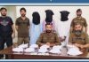 تھانہ مکڑوال پولیس نے منشات سپالائرسمیت تین ملزمان گرفتار کر لیے۔10 کلو 800 گرام چرس اور مستعملہ اسلحہ برامد۔