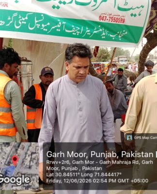 گڑھ_مہاراجہ:اسسٹنٹ کمشنر احمدپورسیال محمد نوید حیدر کی نگرانی میں میونسپل کمیٹی گڑھ مہاراجہ کے اہلکاروں نے گڑھ مہاراجہ چوک اور گڑھ موڑ پر ہیٹ اسٹروک ریلیف کیمپ قائم کیا۔ رپورٹ محمدعمرفاروق سٹارنیوز گڑھ مہاراجہ