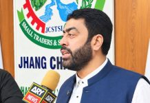 مہر فرخ بھبھڑانہ سیال نے جھنگ چیمبر کے ایگزیکٹو ممبر کا حلف اٹھا لیا، تاجر برادری کی فلاح کے عزم کا اعادہ